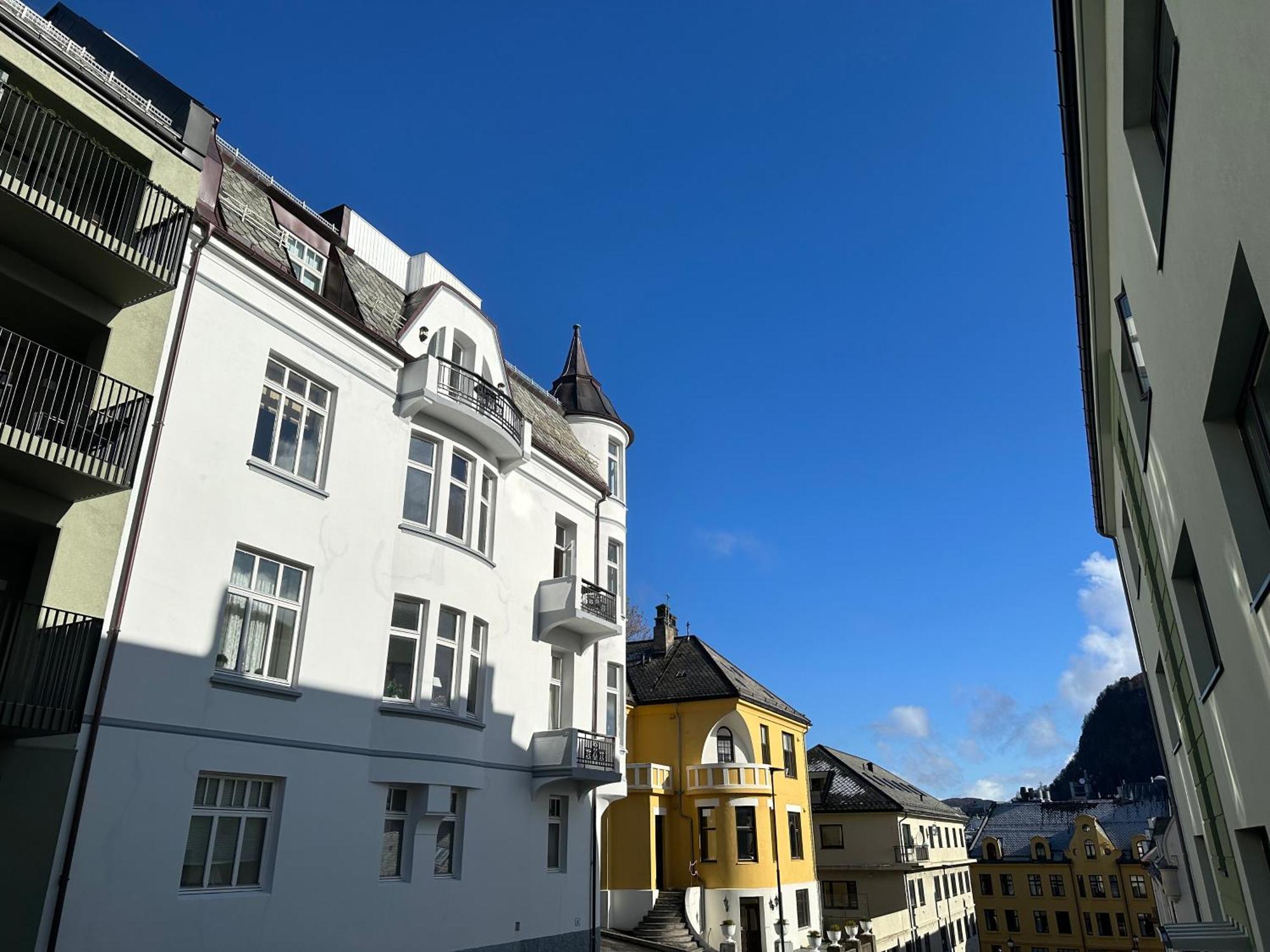 Stylish Big Jugend Art Nouveau Apartment With Balcony Heart Of Ålesund Extérieur photo