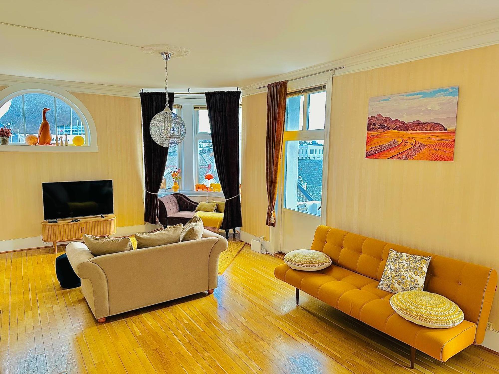 Stylish Big Jugend Art Nouveau Apartment With Balcony Heart Of Ålesund Extérieur photo